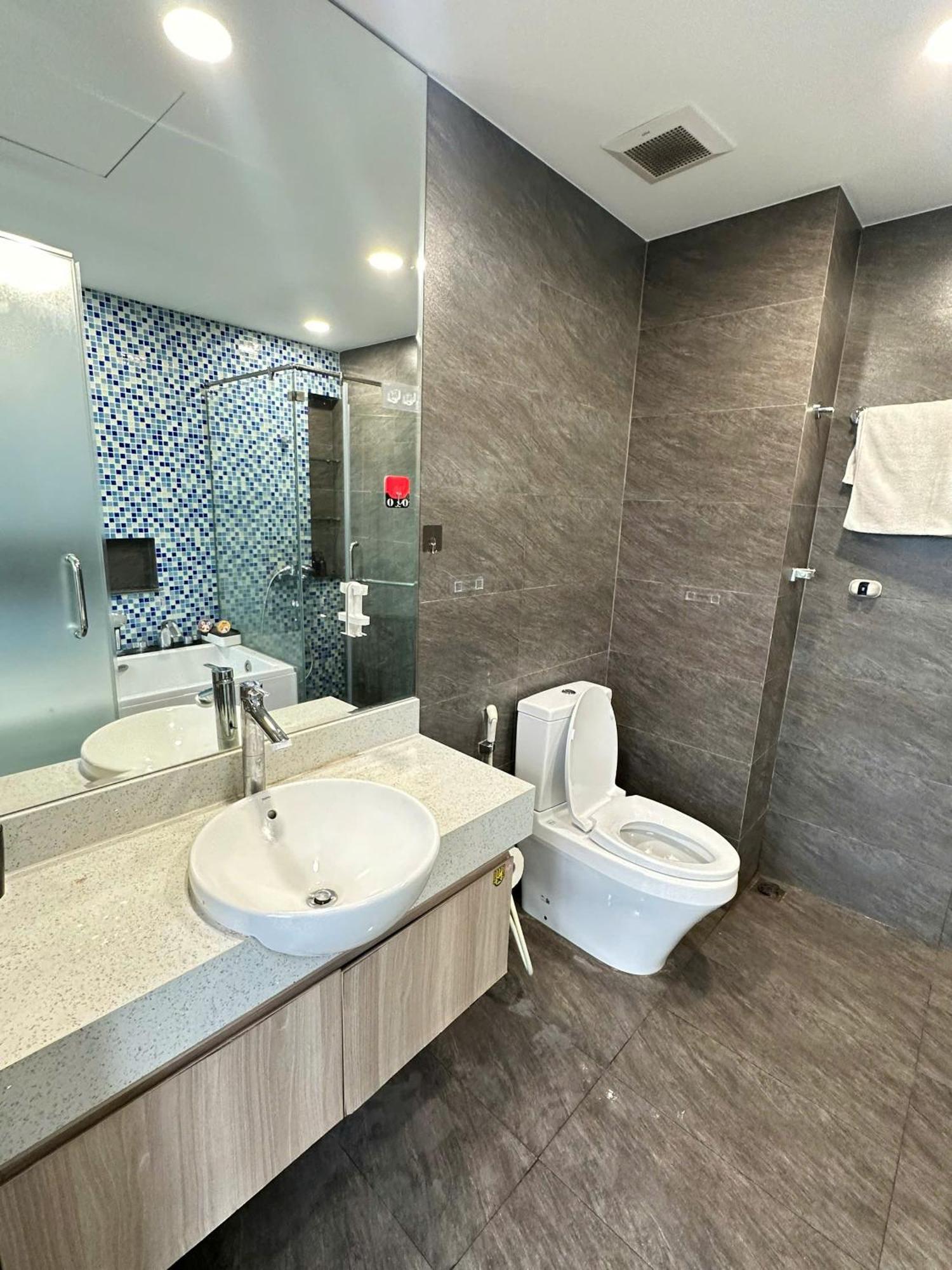Luxe Paradise Residence Truc Bach Hanoi Luaran gambar
